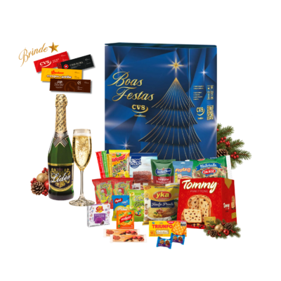 Cesta de Natal Cristal Cesta de Natal Cristal em caixa de papelão kraft decorada com 25 itens, incluindo panetone, goiabada e outros produtos natalinos.