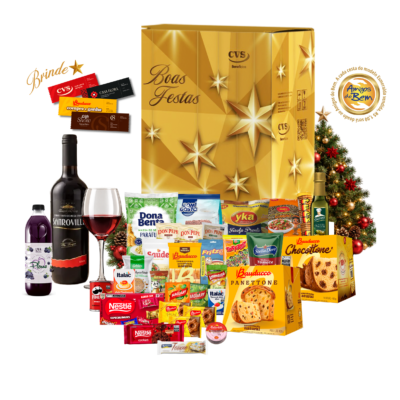 Cesta de Natal Esmeralda Cesta de Natal Esmeralda em caixa de papelão kraft decorada com 37 itens, incluindo panetone de frutas 400g, panetone com gotas de chocolate 400g, vinho tinto e suco de uva.